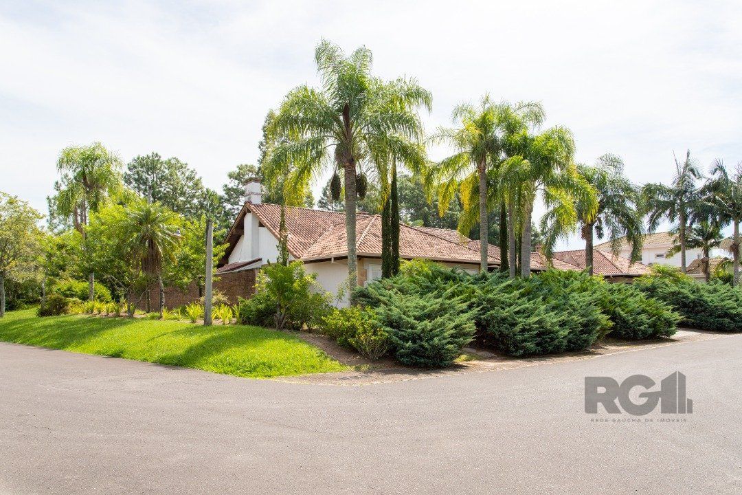 Casa de Condomínio à venda com 3 quartos, 330m² - Foto 3