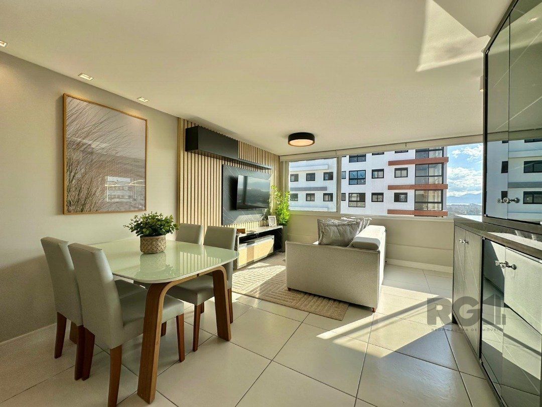 Apartamento à venda com 2 quartos, 70m² - Foto 2