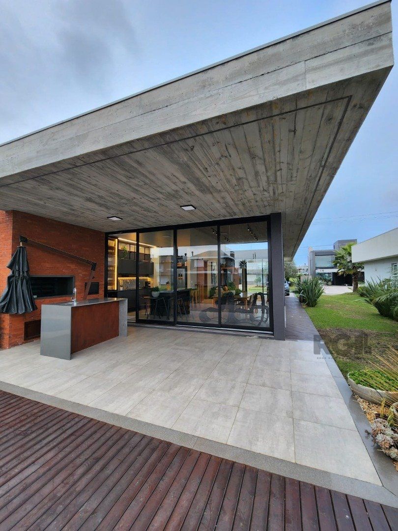 Casa de Condomínio à venda com 4 quartos, 224m² - Foto 3