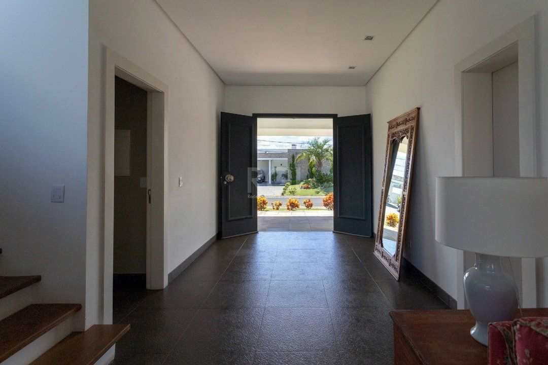 Casa de Condomínio à venda com 5 quartos, 403m² - Foto 3