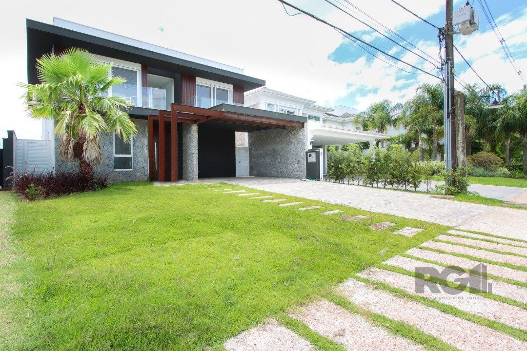 Casa de Condomínio à venda com 4 quartos, 300m² - Foto 1