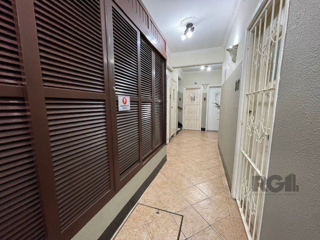 Apartamento à venda com 3 quartos, 84m² - Foto 2