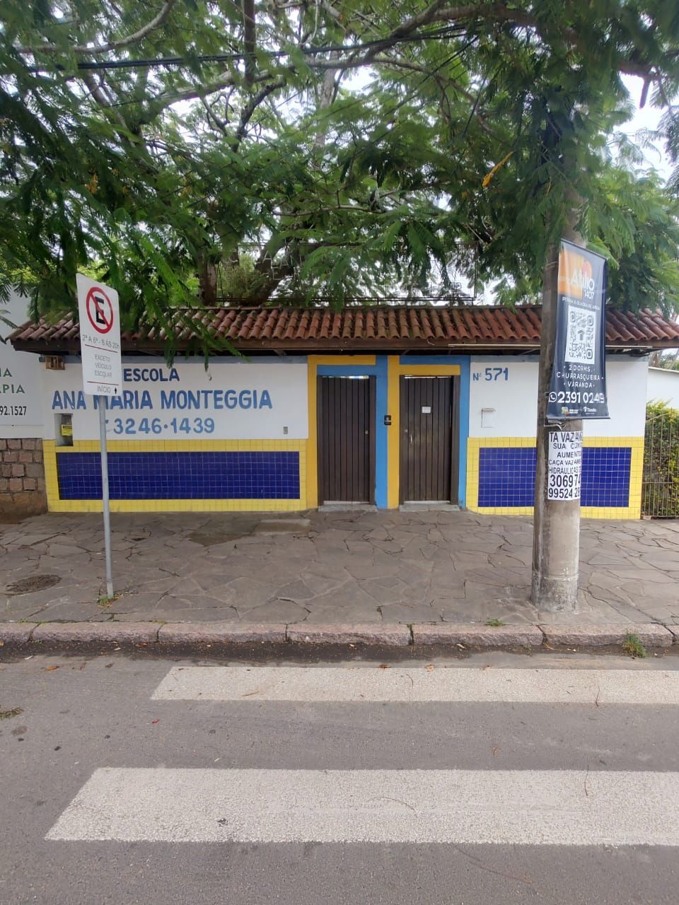 Prédio Comercial com 450m², 4 dormitórios no bairro Vila Nova em Porto Alegre para Comprar