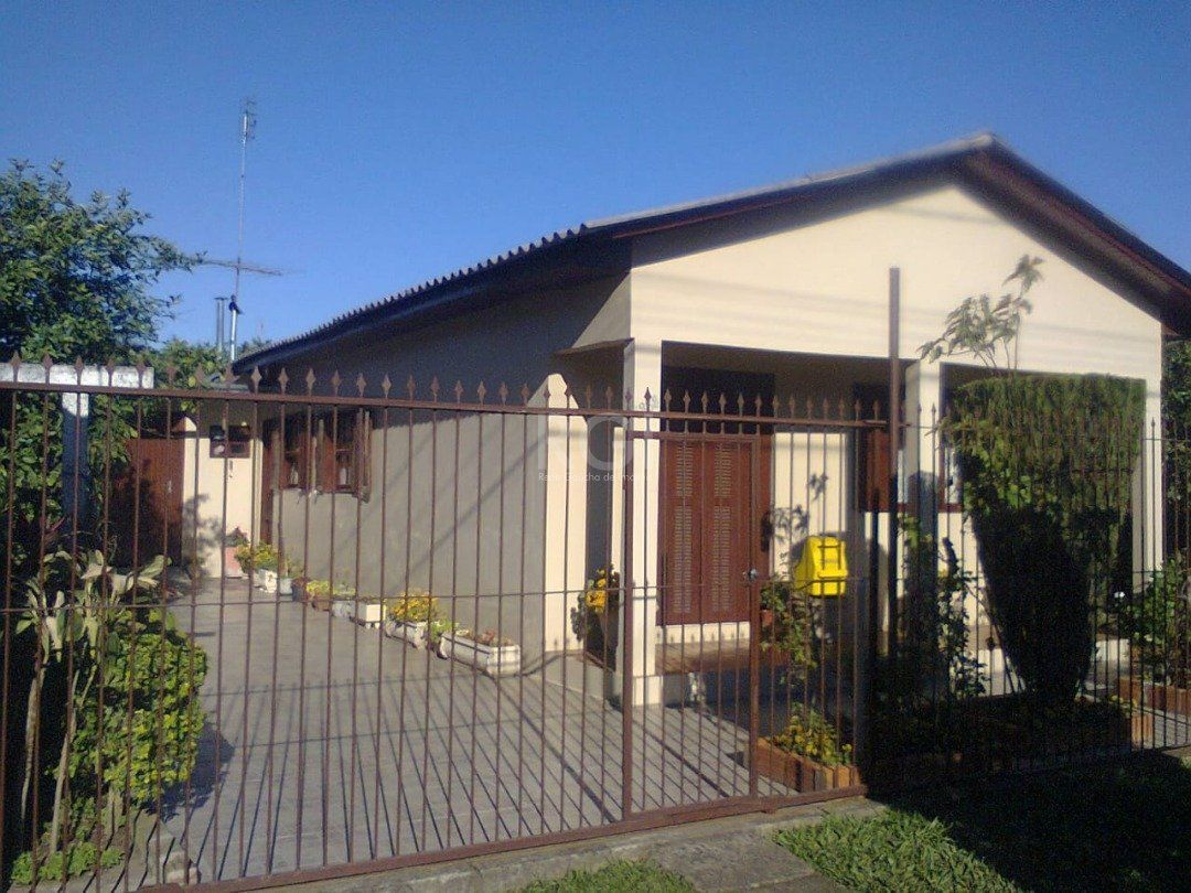 Casa à venda com 3 quartos, 134m² - Foto 1