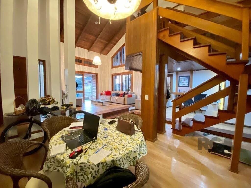 Casa à venda com 5 quartos, 282m² - Foto 5