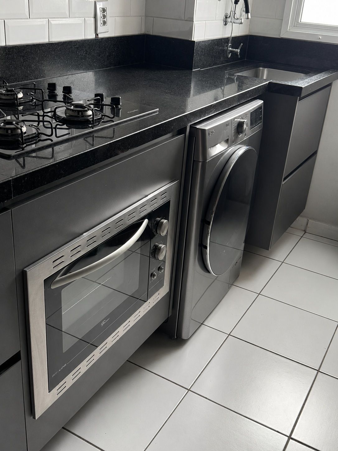 Apartamento de 2 dorm. com suíte pronto para morar no coração da Cavalhada!