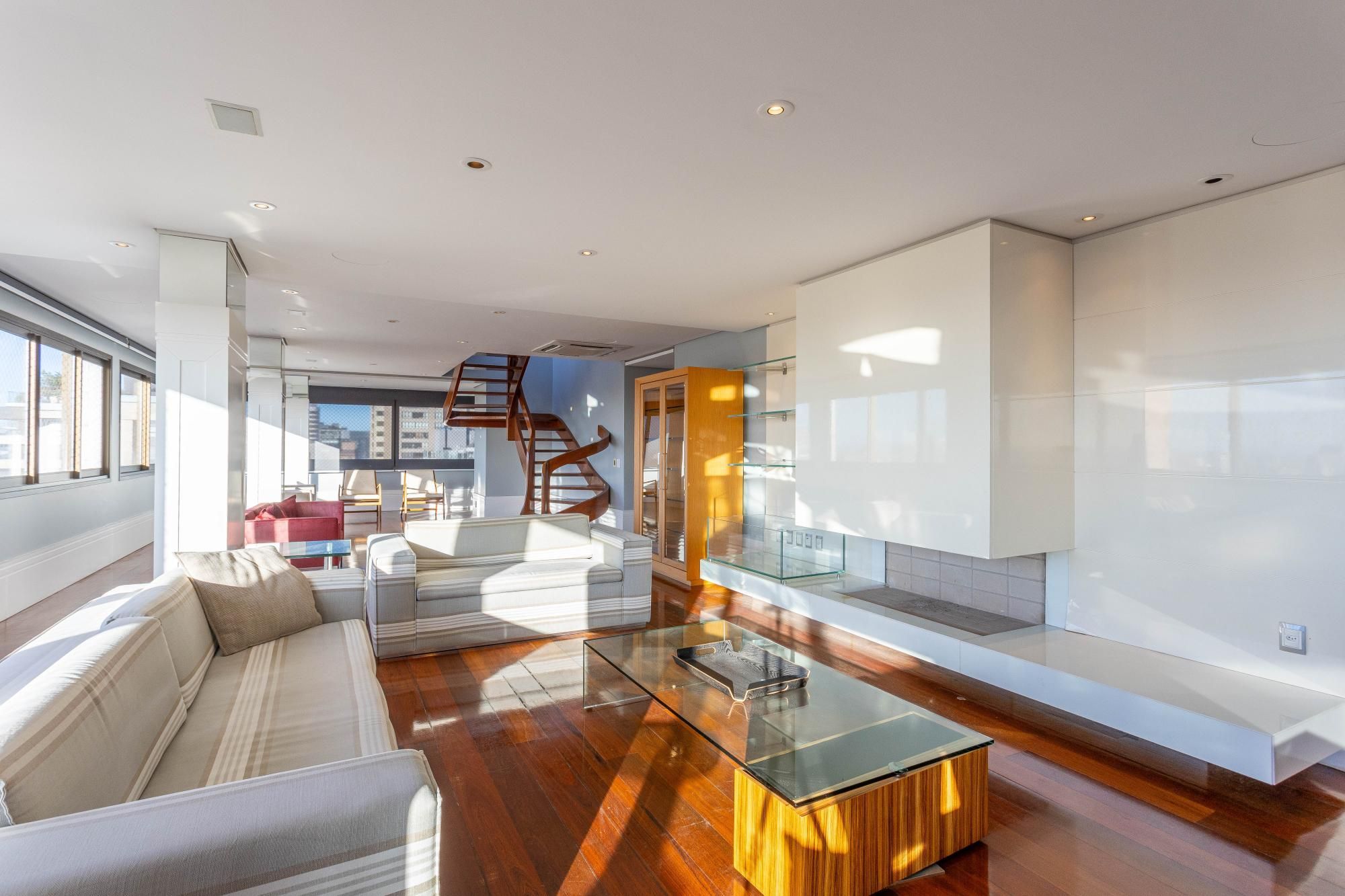 Apartamento para alugar em Mont 'Serrat com 6 quartos, 6 vagas e ótima localização — foto 4