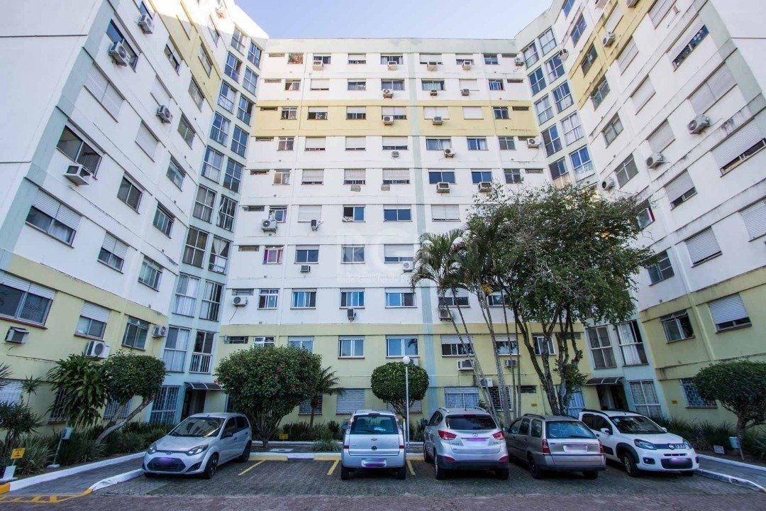 Apartamento de 2 dormitórios e 1 vaga de garagem no bairro Cristal.
