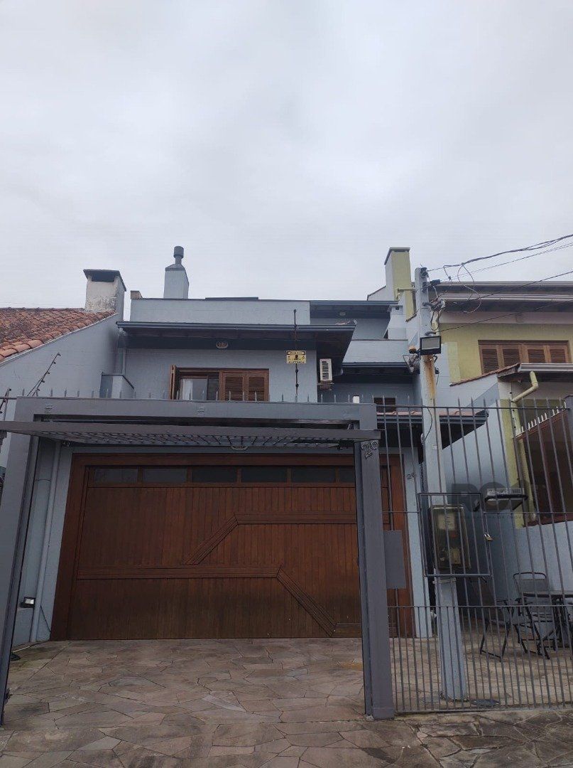Casa à venda com 4 quartos, 201m² - Foto 2