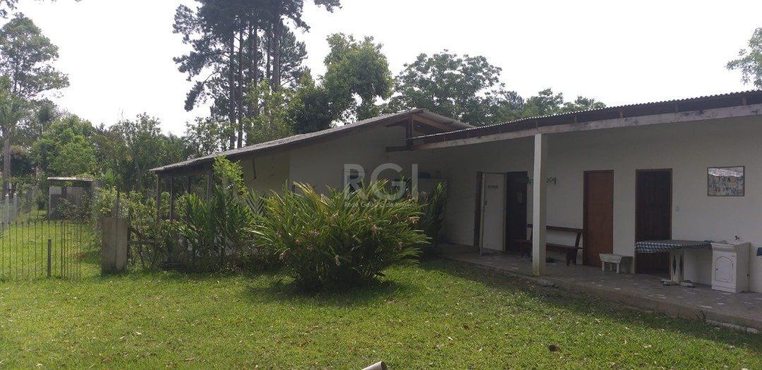 Casa à venda com 4 quartos, 121m² - Foto 2