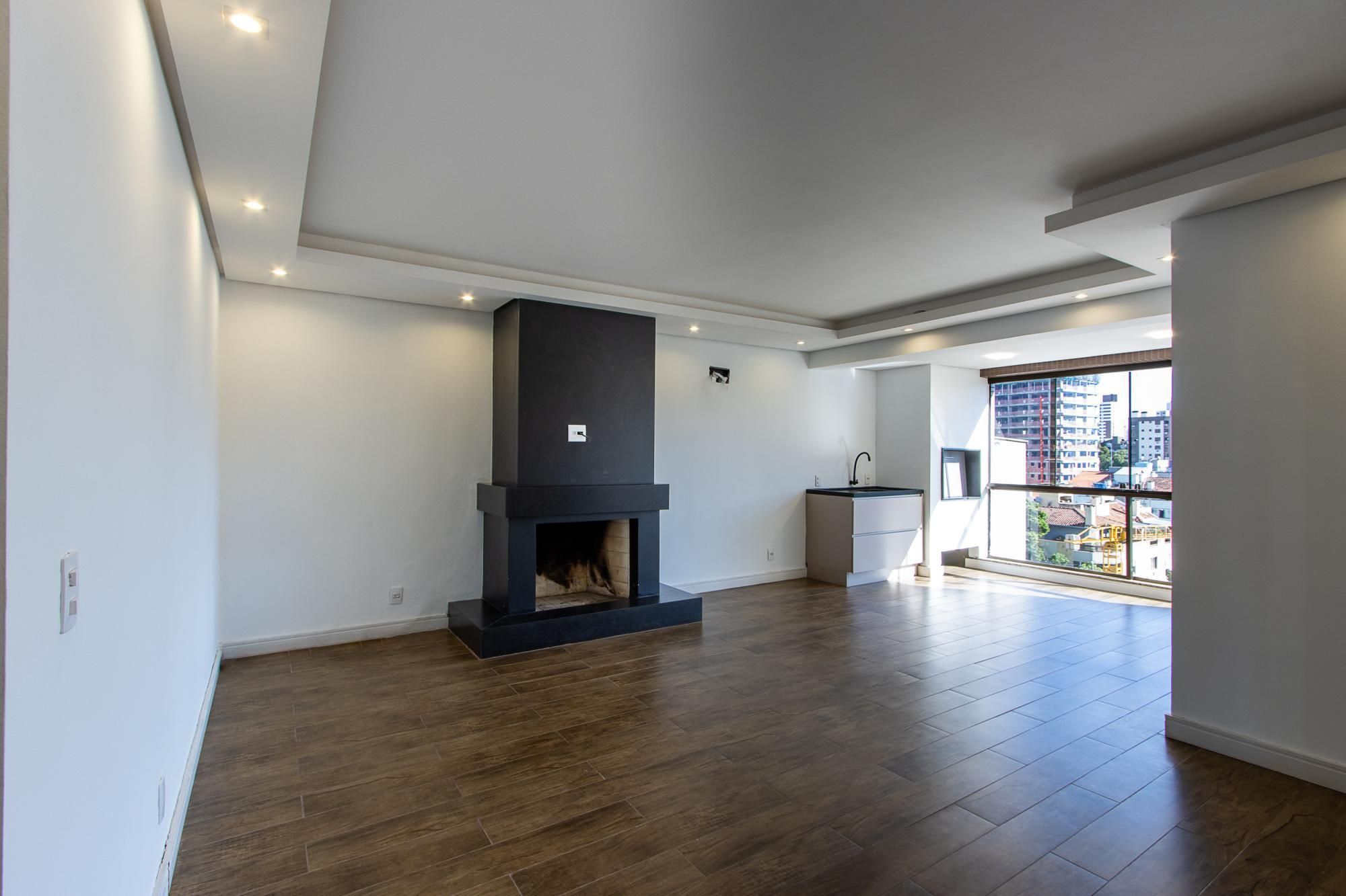 Apartamento com 114.02m², 3 dorm, Petrópolis com lareira e churrasqueira