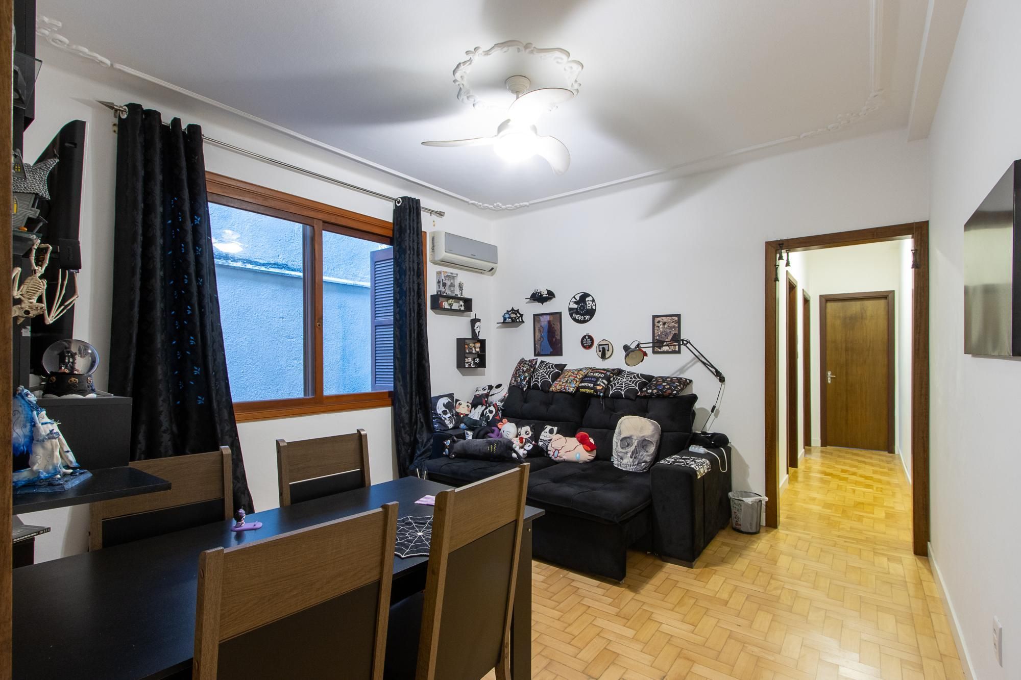 Apartamento Semi-mobiliado de 2 Quartos no Bairro Bom Fim