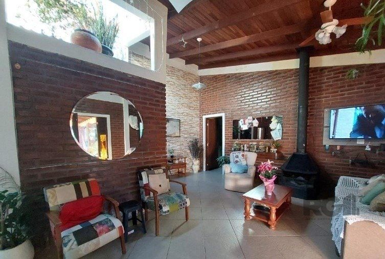 Casa à venda com 3 quartos, 299m² - Foto 1