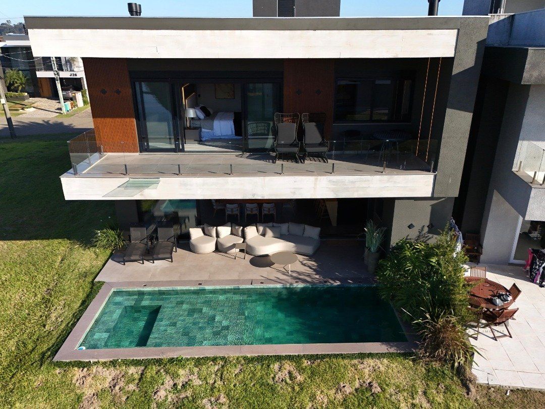Casa de Condomínio à venda com 5 quartos, 428m² - Foto 3
