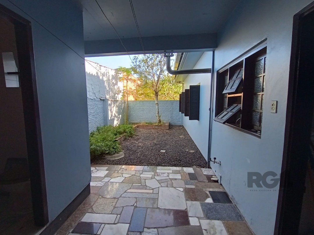 Casa à venda com 3 quartos, 165m² - Foto 4