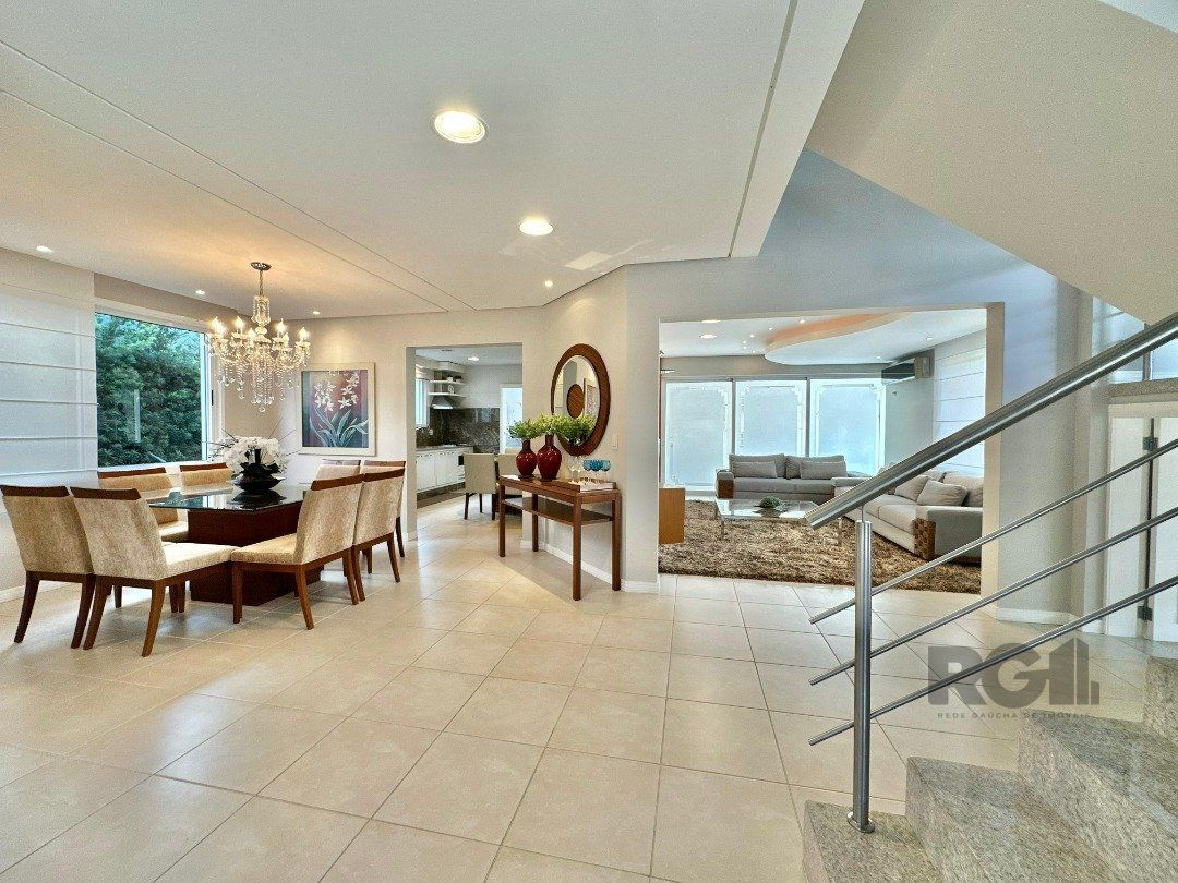 Casa de Condomínio à venda com 5 quartos, 323m² - Foto 5
