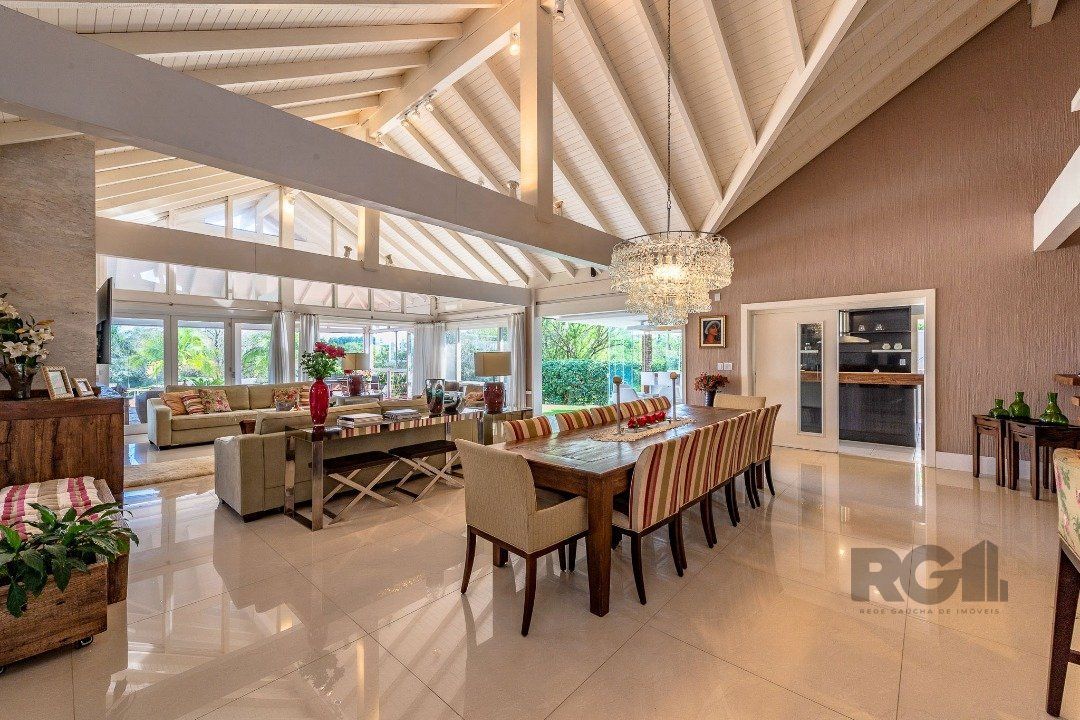 Casa de Condomínio à venda com 3 quartos, 460m² - Foto 1