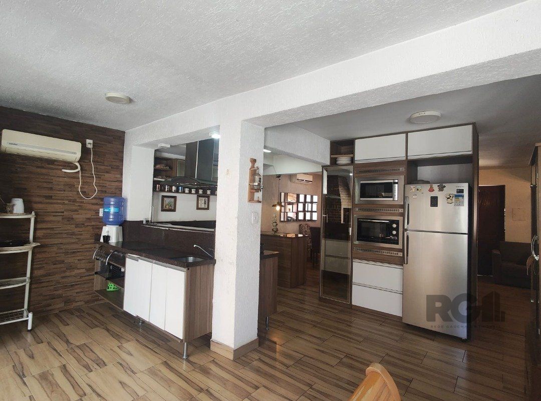 Casa de Condomínio à venda com 3 quartos, 248m² - Foto 4