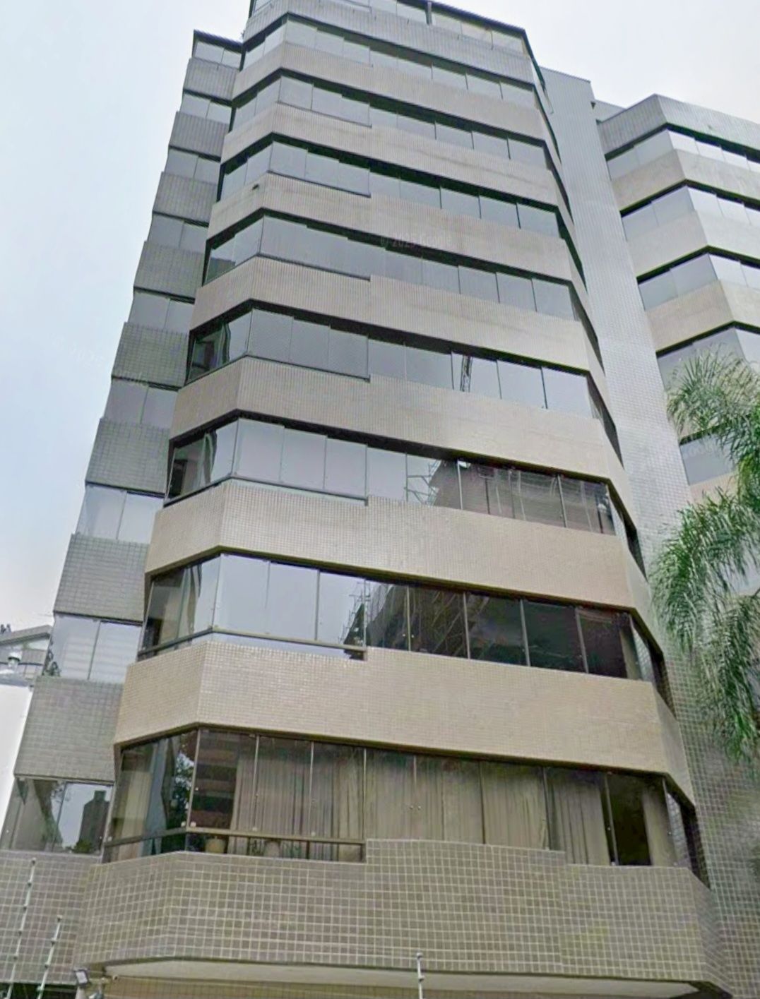 Apartamento 3 dormitórios no Mont Serrat