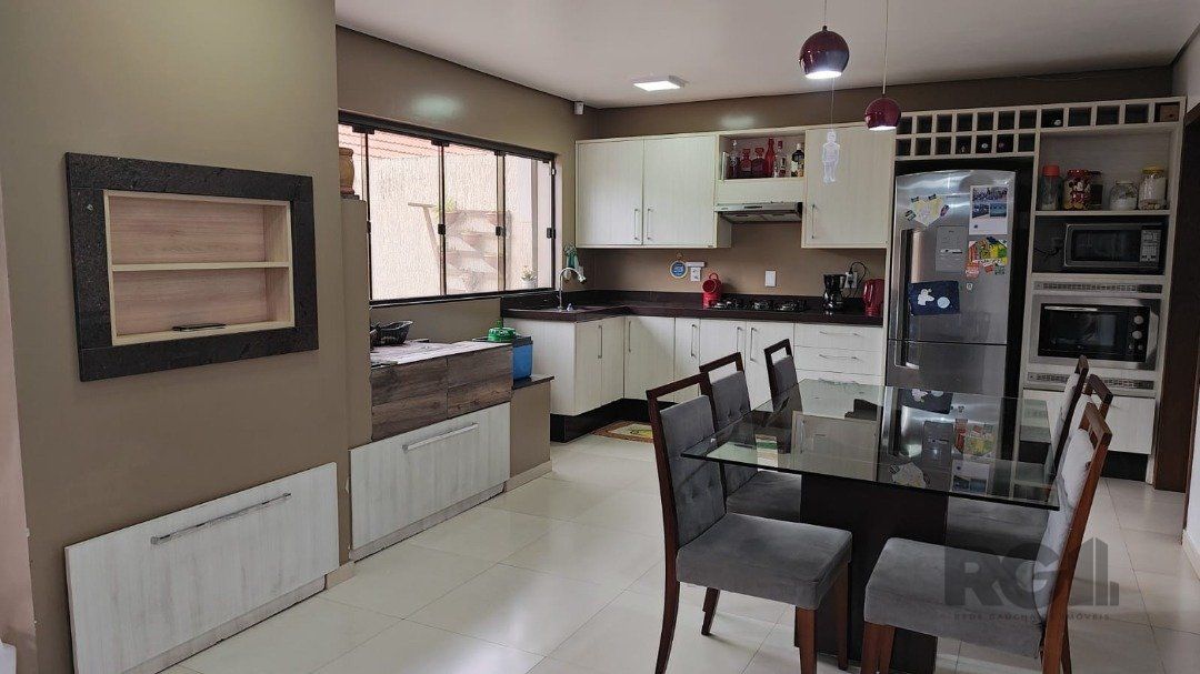 Casa à venda com 6 quartos, 320m² - Foto 14