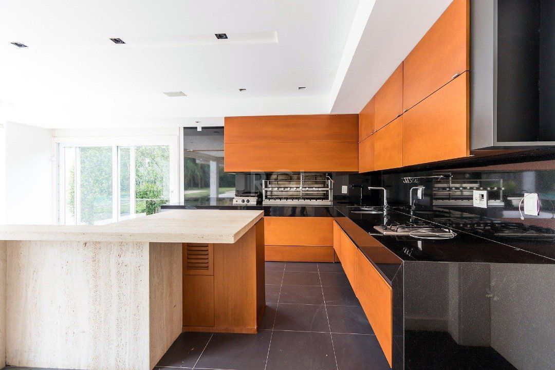 Casa de Condomínio à venda com 4 quartos, 664m² - Foto 2
