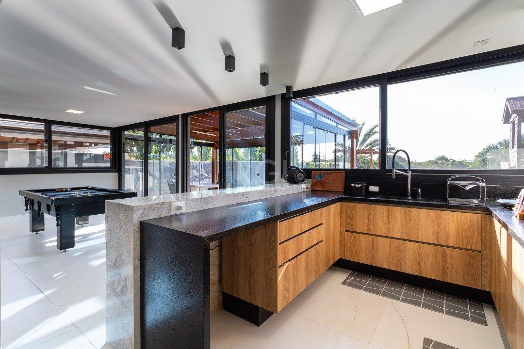 Casa à venda com 3 quartos, 320m² - Foto 25