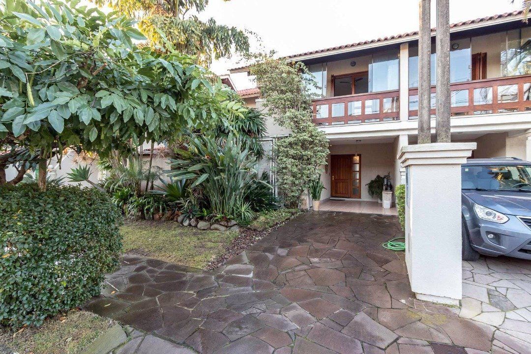 Casa de Condomínio à venda com 3 quartos, 233m² - Foto 2