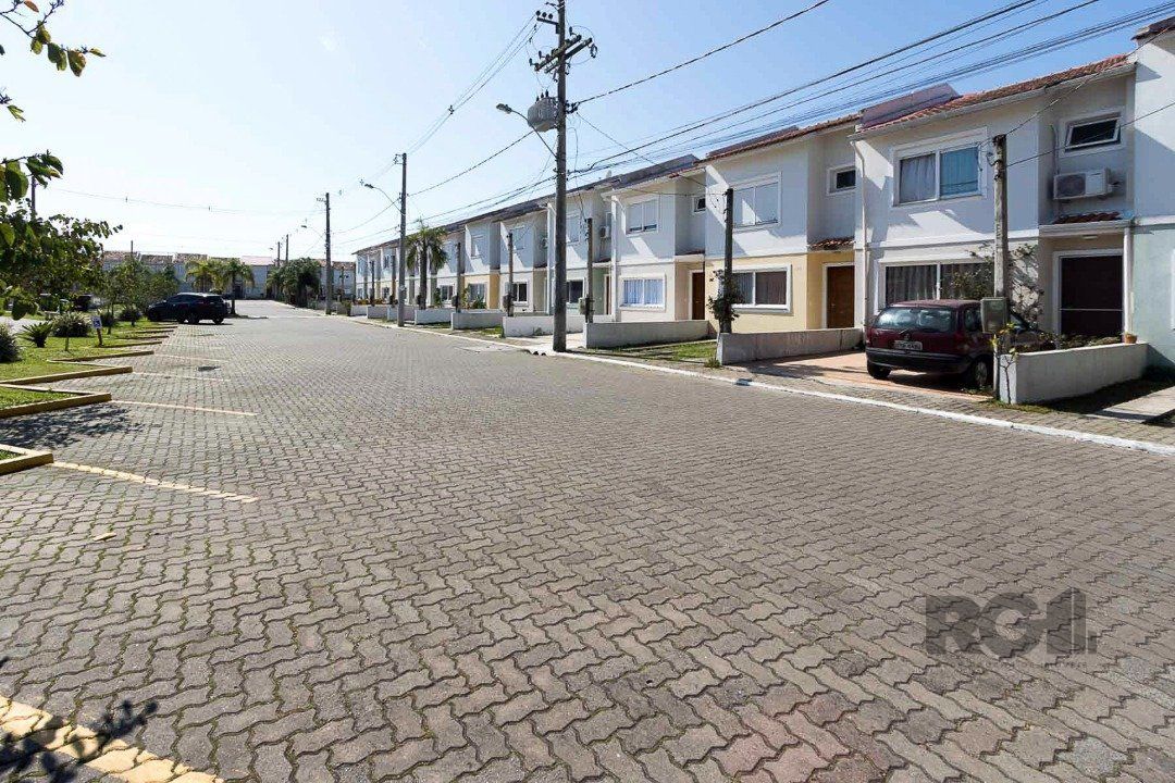 Casa à venda com 3 quartos, 148m² - Foto 1