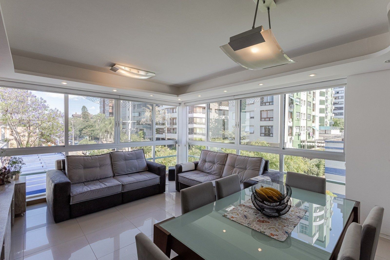 Apartamento 84m²  2 suítes 2 vagas no Petrópolis