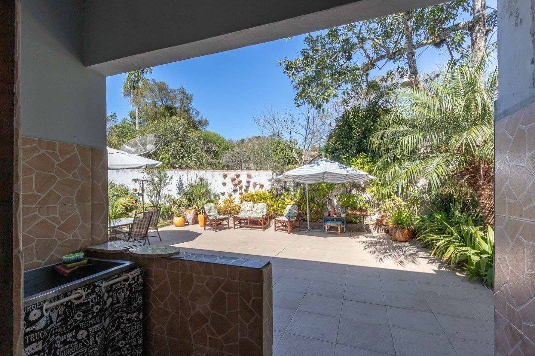 Casa à venda com 3 quartos, 250m² - Foto 26