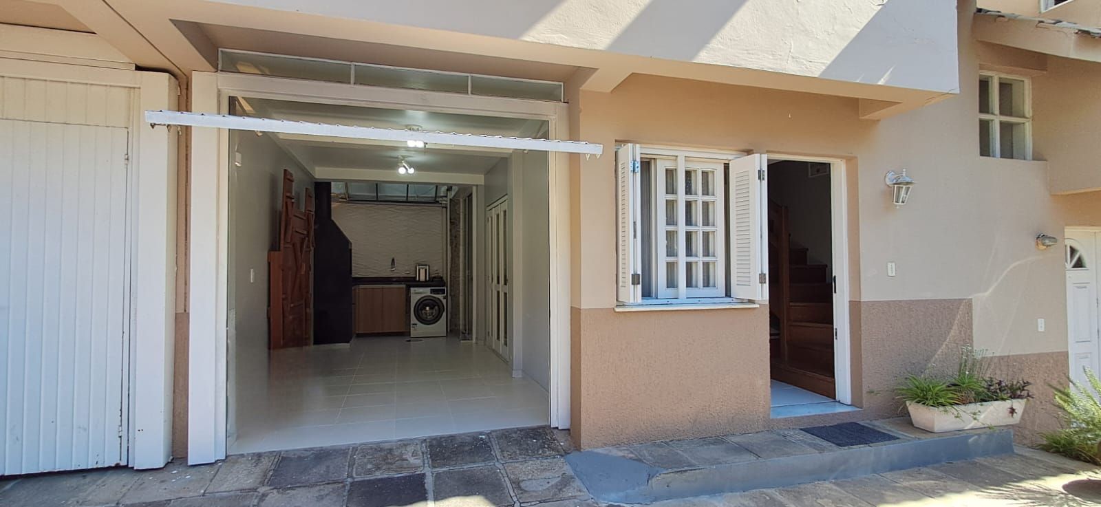 Casa de Condomínio 3 dormitórios no bairro Cristal