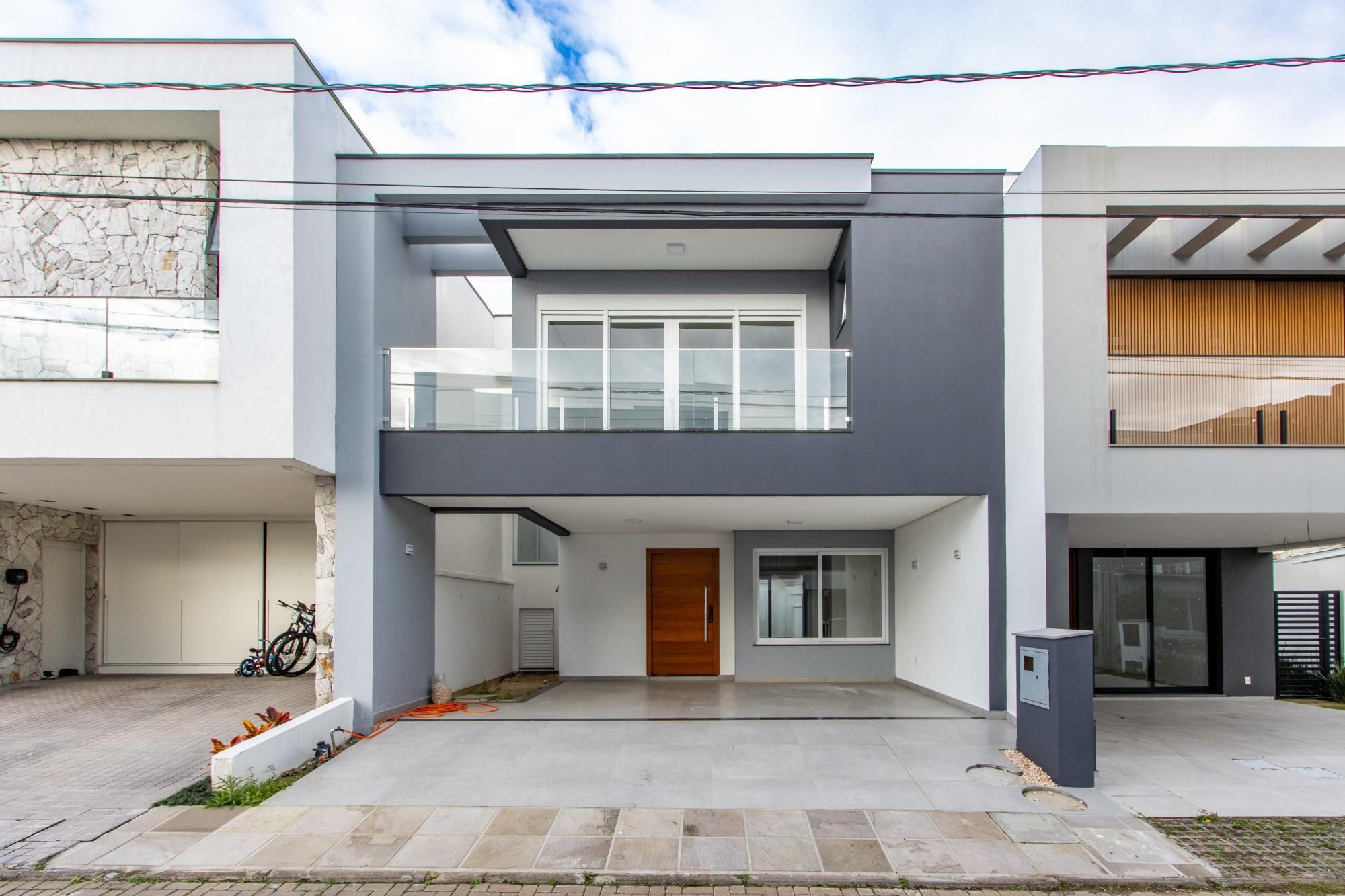 Casa no Condomínio Pateo Verde, 3 suítes sendo 1 master com sacada e 2 vagas .