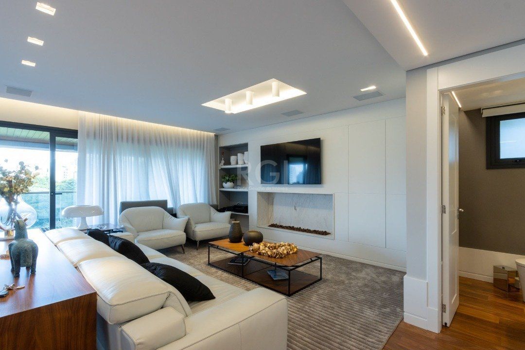 Apartamento à venda com 3 quartos, 256m² - Foto 1