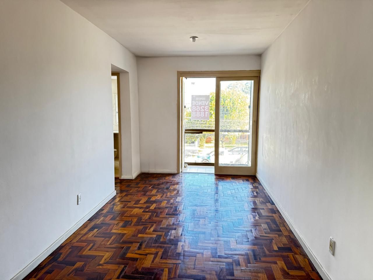 Apartamento com 58m², 2 dormitórios no bairro Camaquã em Porto Alegre para Comprar