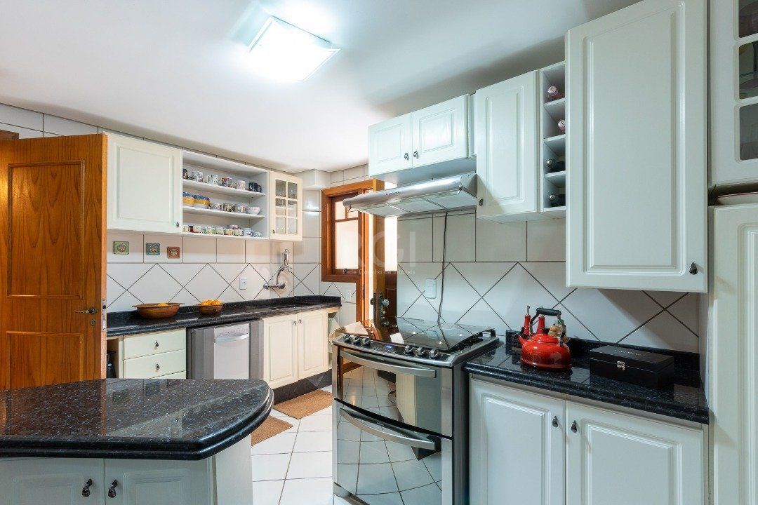 Casa de Condomínio à venda com 3 quartos, 225m² - Foto 11