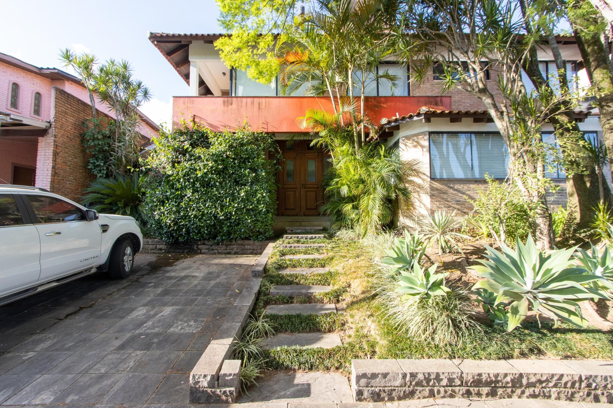 Casa à venda com 4 quartos, 444m² - Foto 1