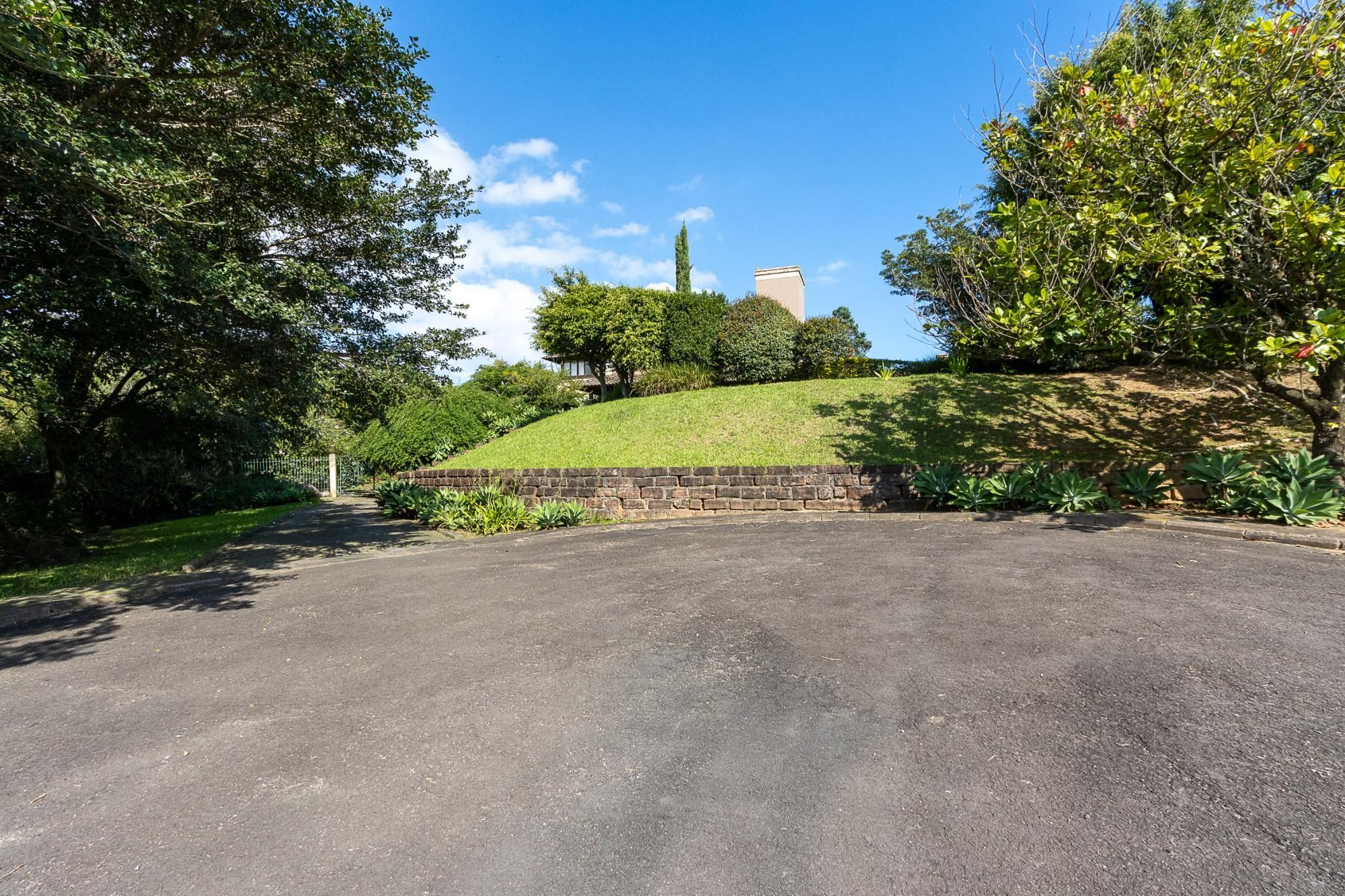 Casa em condomínio á venda com 6 dormitórios em Porto Alegre