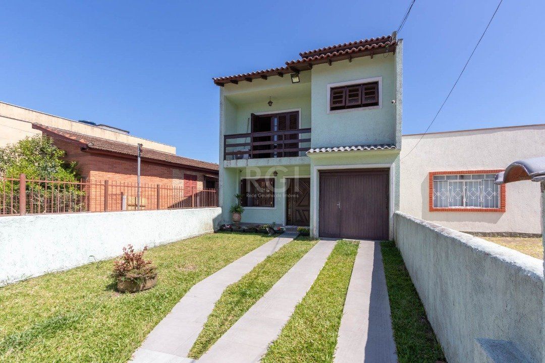Sobrado para Venda - 356.93m², 4 dormitórios, sendo 2 suites, 4 vagas - Tristeza