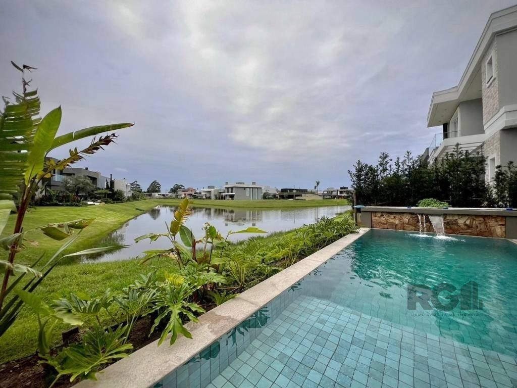Casa de Condomínio à venda com 5 quartos, 366m² - Foto 2