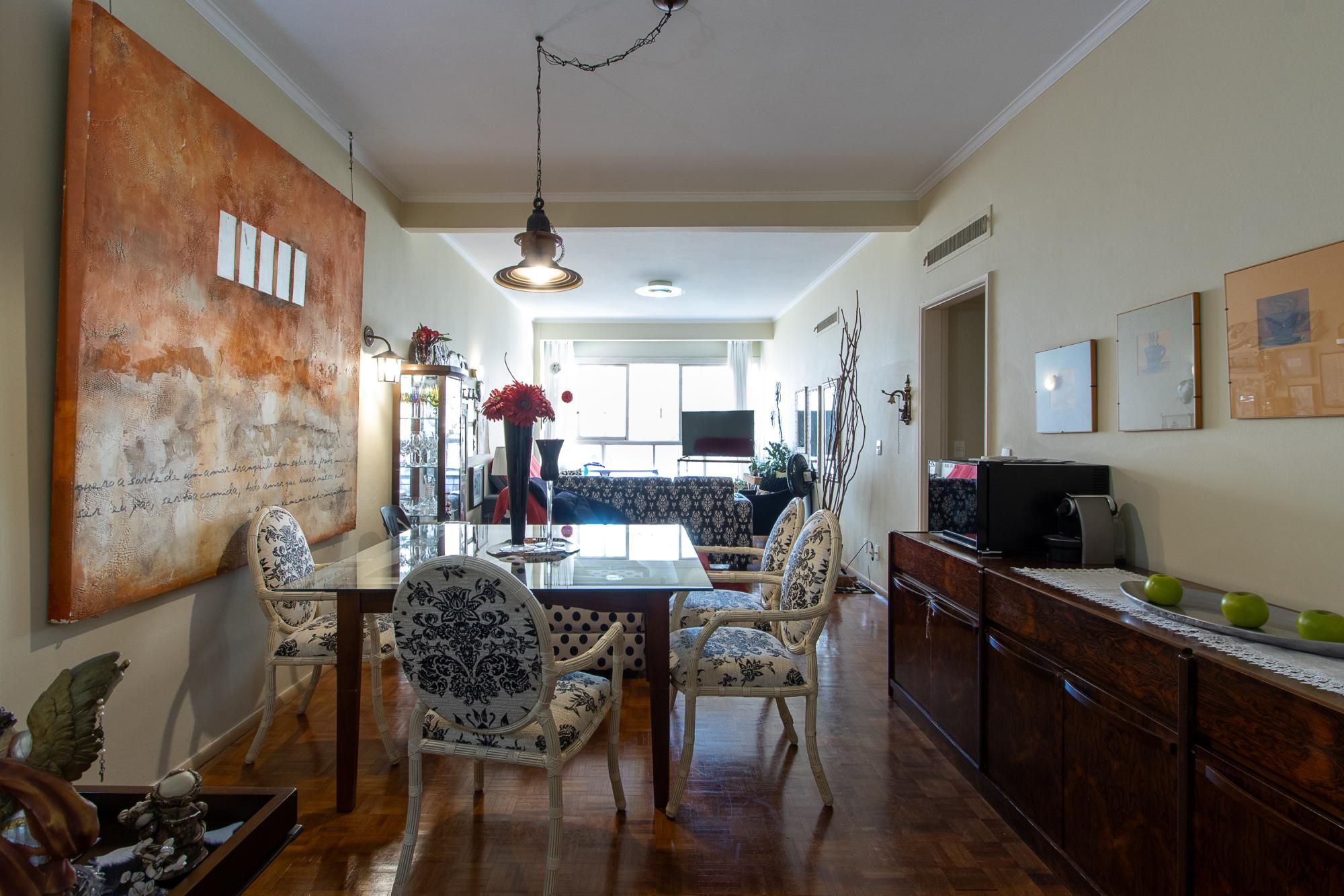 Apartamento 3 Dormitórios Ensolarado no Centro de Porto Alegre