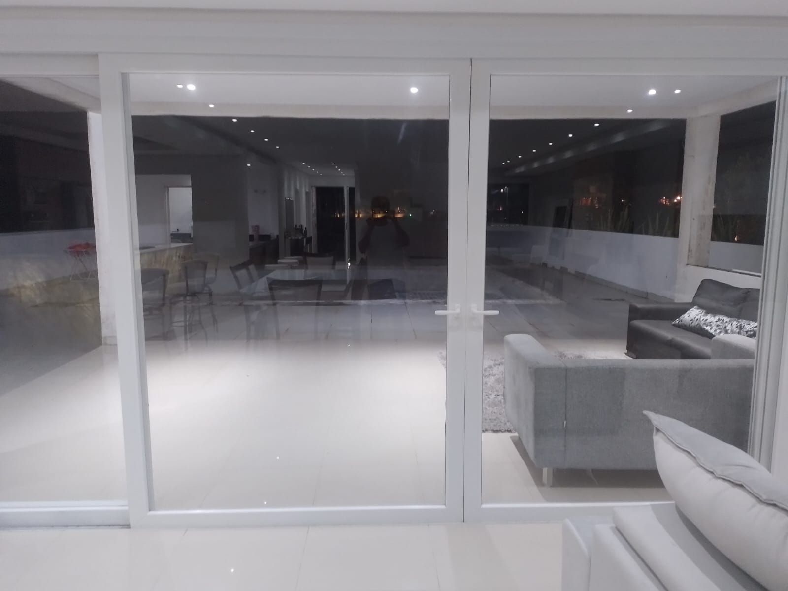Casa de Condomínio à venda com 9 quartos, 324m² - Foto 1