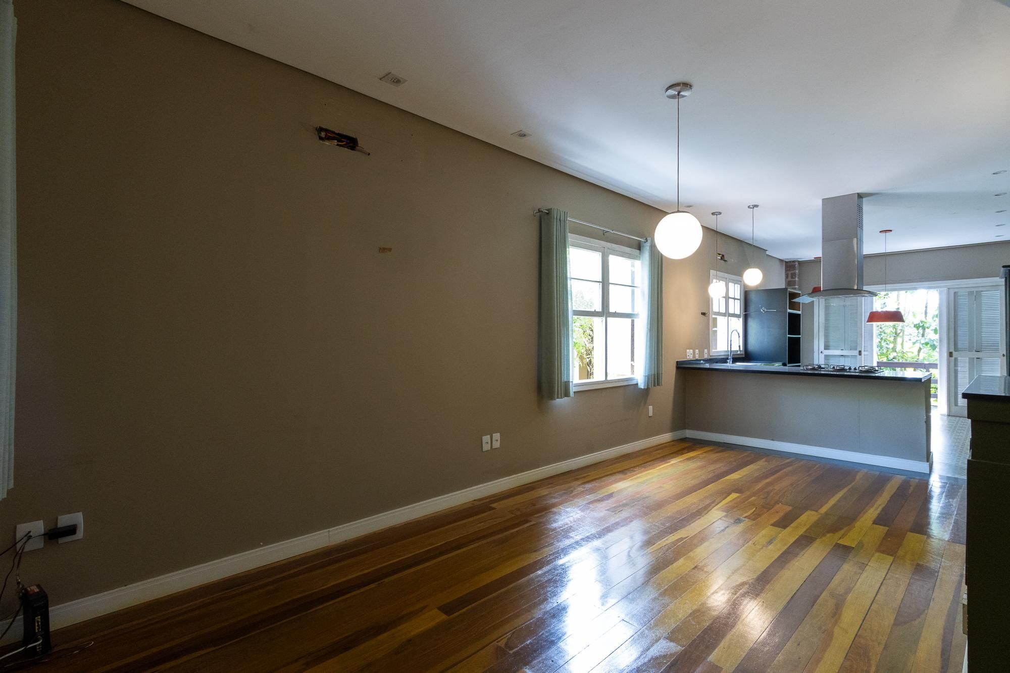 Bela casa térrea, 2 dormitórios e 1 suite - Parte alta do Bairro Espirito Santos