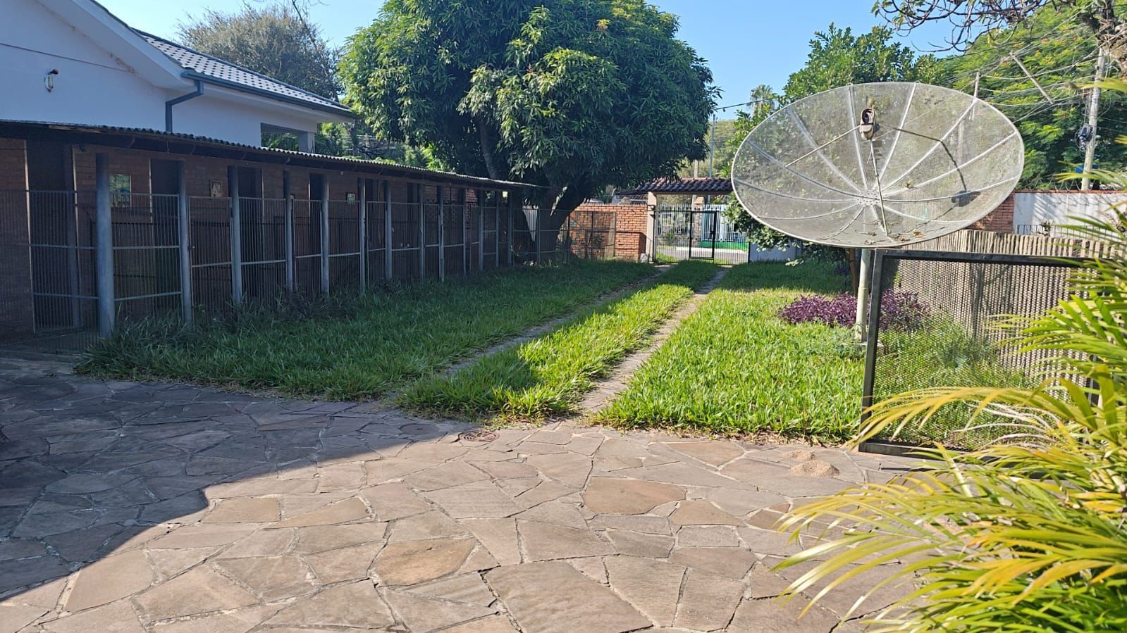 Casa à venda com 3 quartos, 99m² - Foto 3