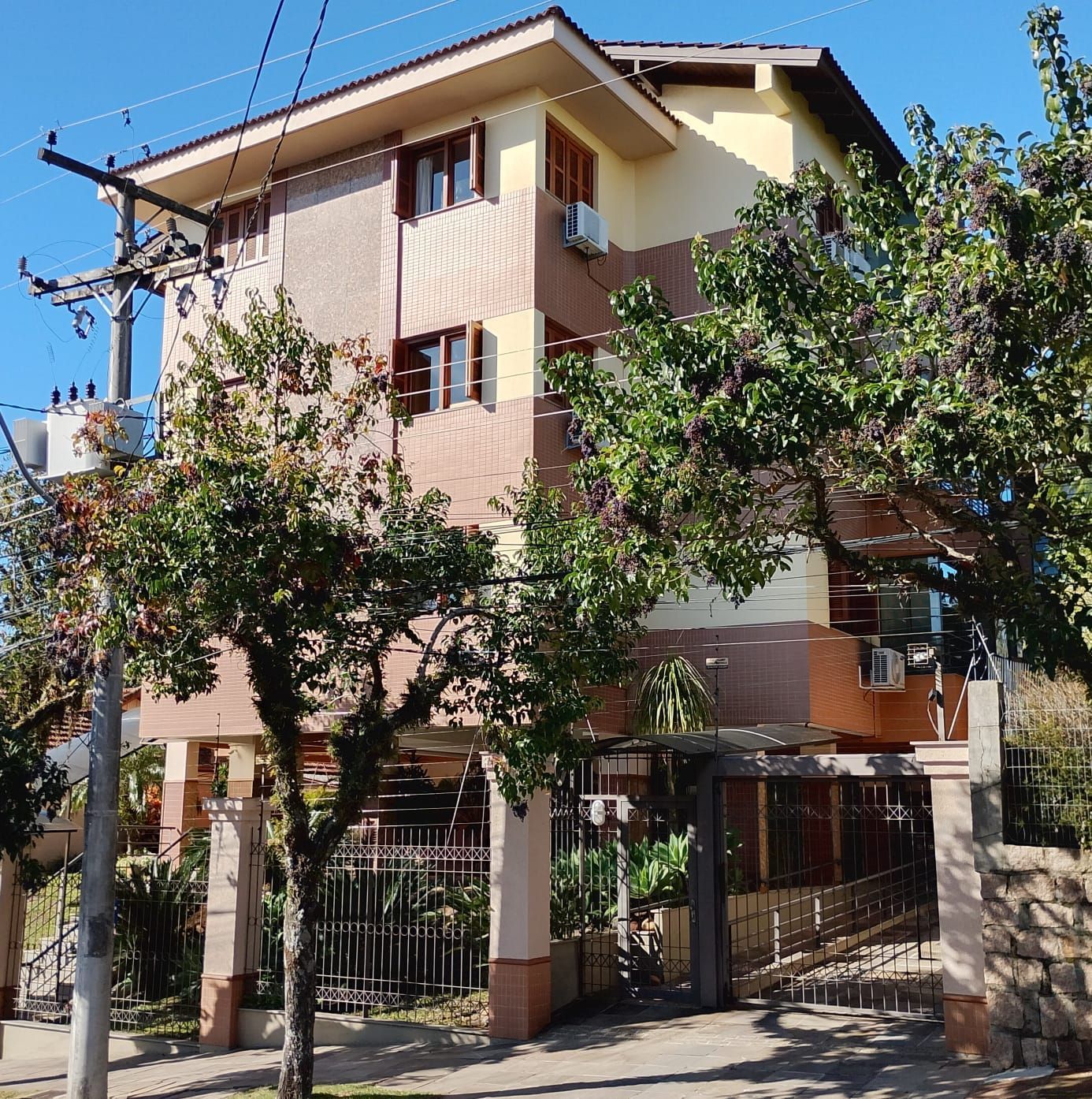 Apartamento desocupado, 2 quartos (1 suite), 2 vagas - Bairro Tristeza