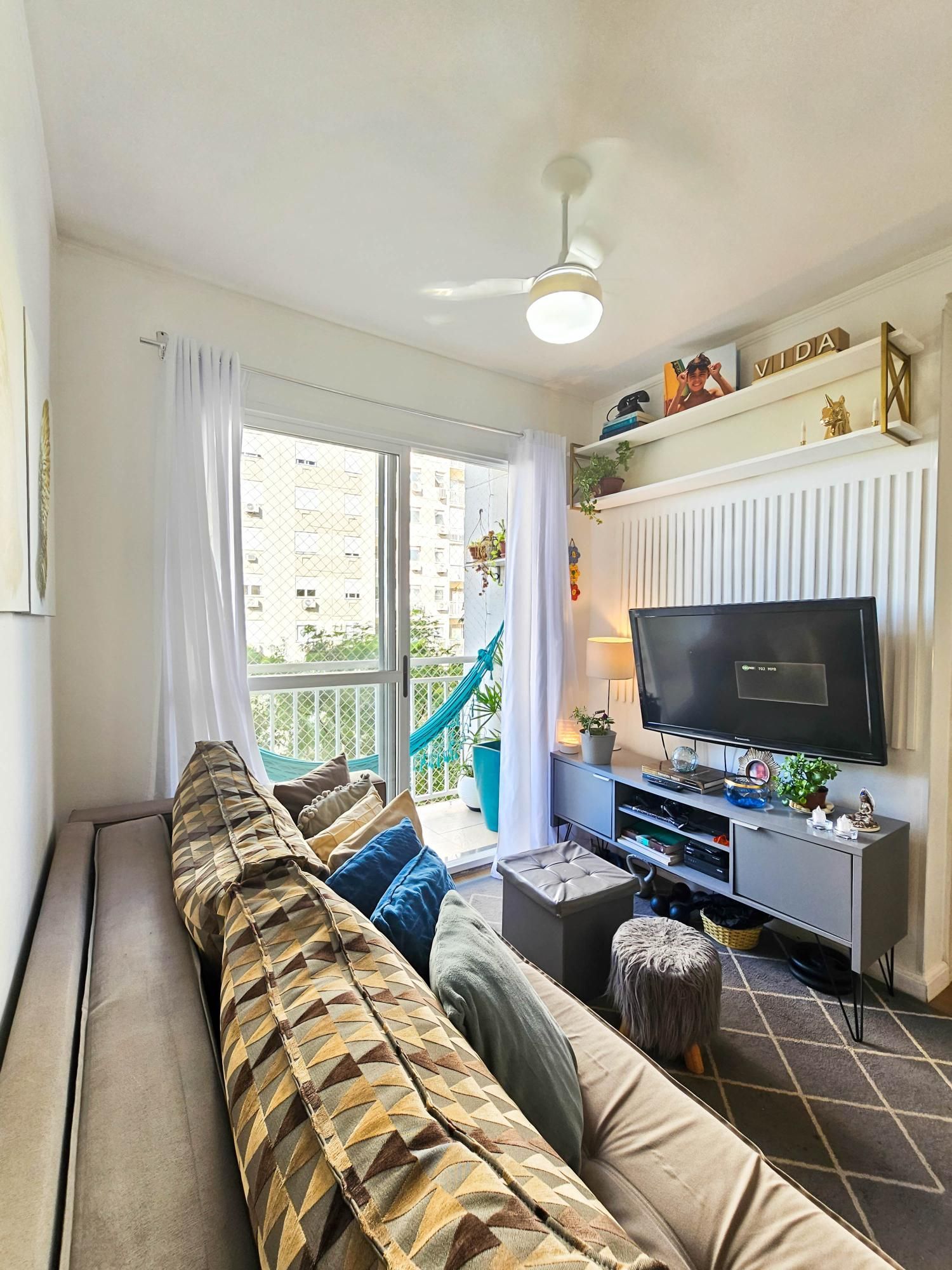 Apartamento à venda com 2 quartos, 56m² - Foto 1
