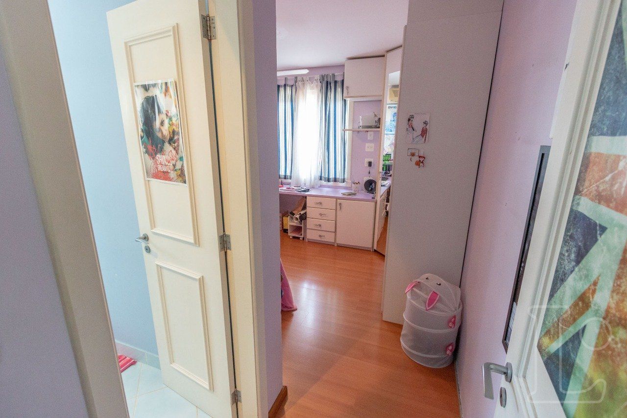 Casa de Condomínio à venda com 3 quartos, 241m² - Foto 26