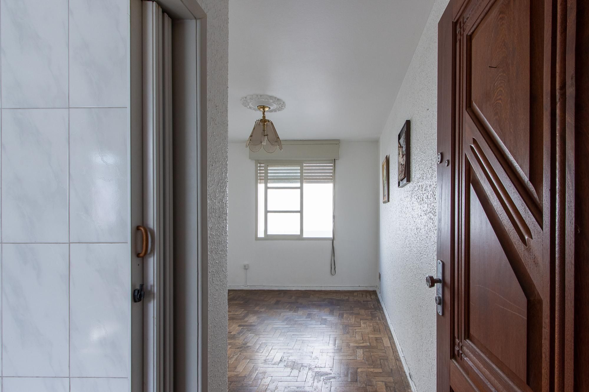 APARTAMENTO 4 QUARTOS DESOCUPADO - BAIRRO MENINO DEUS