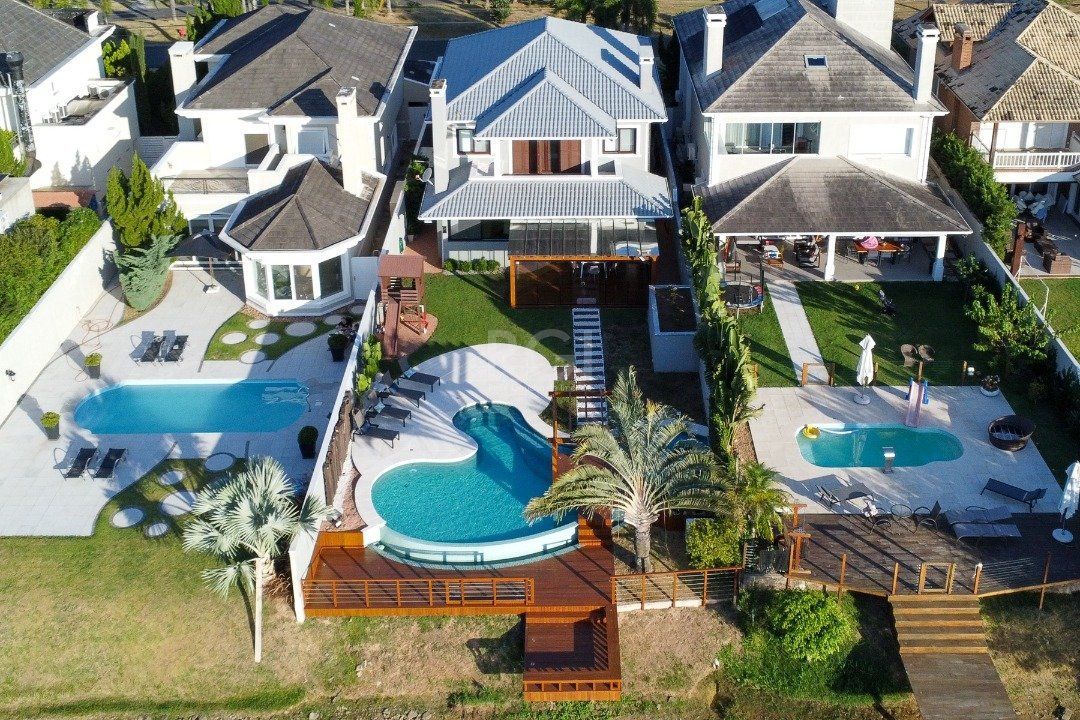Casa à venda com 3 quartos, 320m² - Foto 57