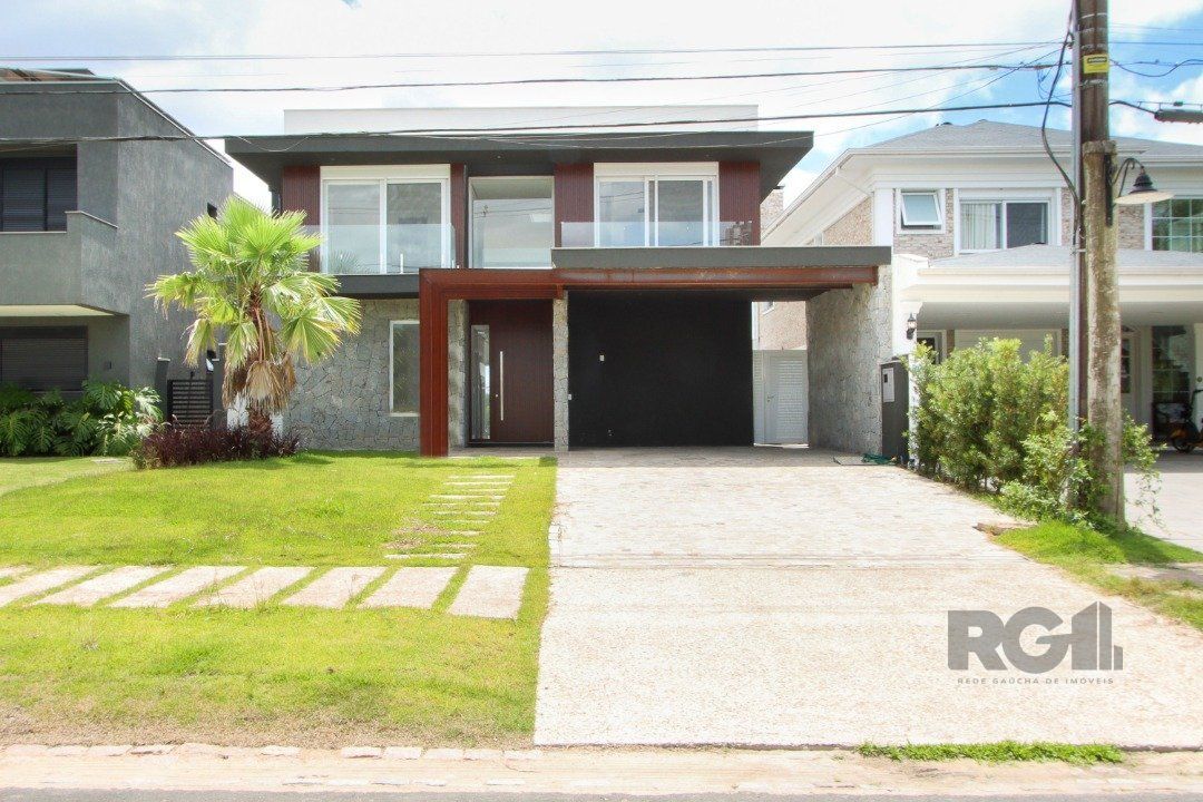 Casa de Condomínio à venda com 4 quartos, 300m² - Foto 2