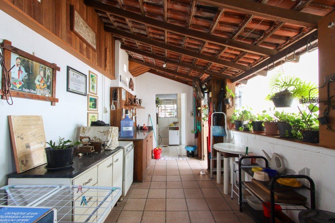 Casa à venda com 4 quartos, 200m² - Foto 35